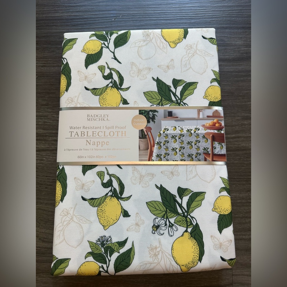 Badgley Mischka Lemon Rectangle Table Cloth size 60x 102